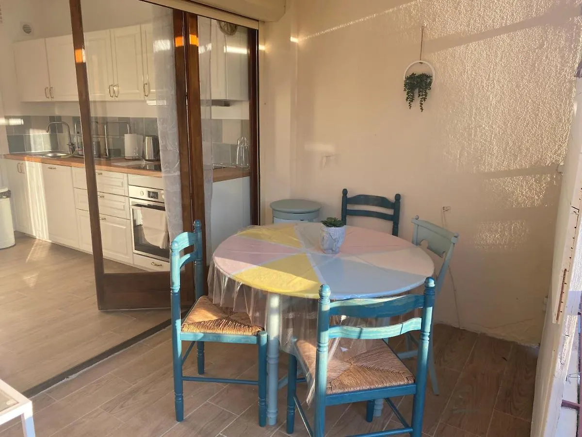 Avignon : Appartement Le In Et Off 0*,  Francia